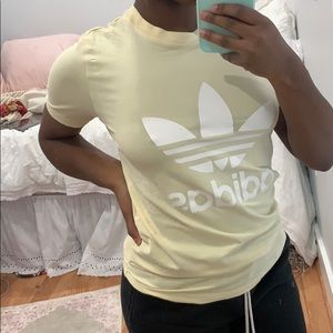 *CLOSET SALE-OFFER/BUNDLE* 
Adidas T shirt